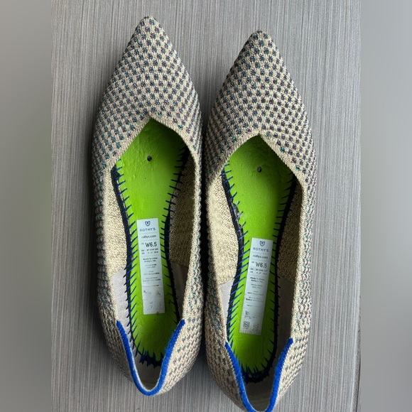 Rare Gold metallic Rothy’s- Size 6.5 - Picture 2 of 5